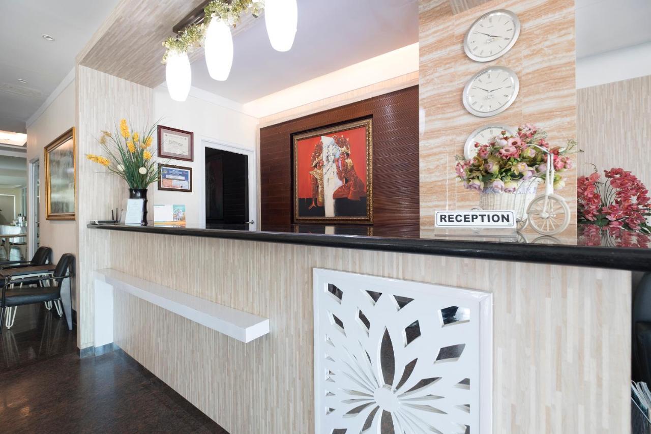 Oyo 1114 Hotel Denpasar Makasar Exteriér fotografie